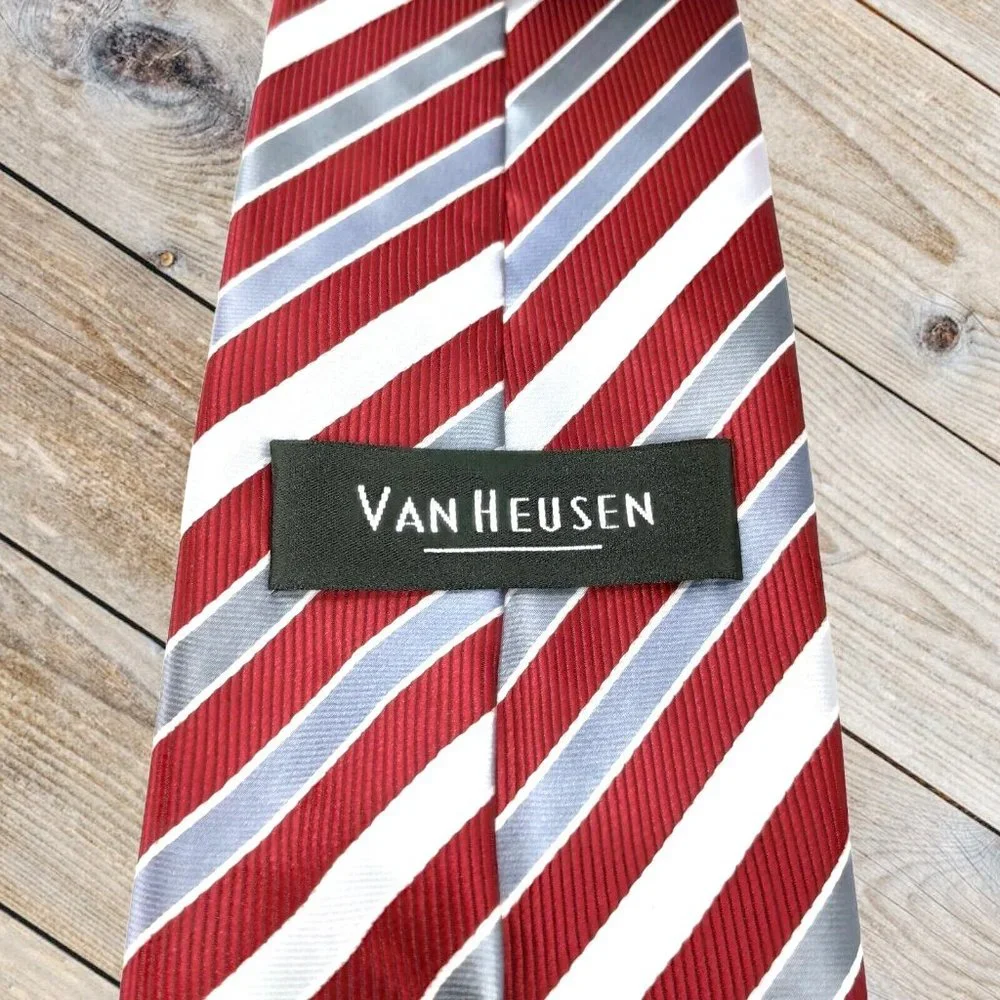 Van‎ Heusen Red White Silver Diagonal Striped Polyester Mens Tie Neck Tie 60